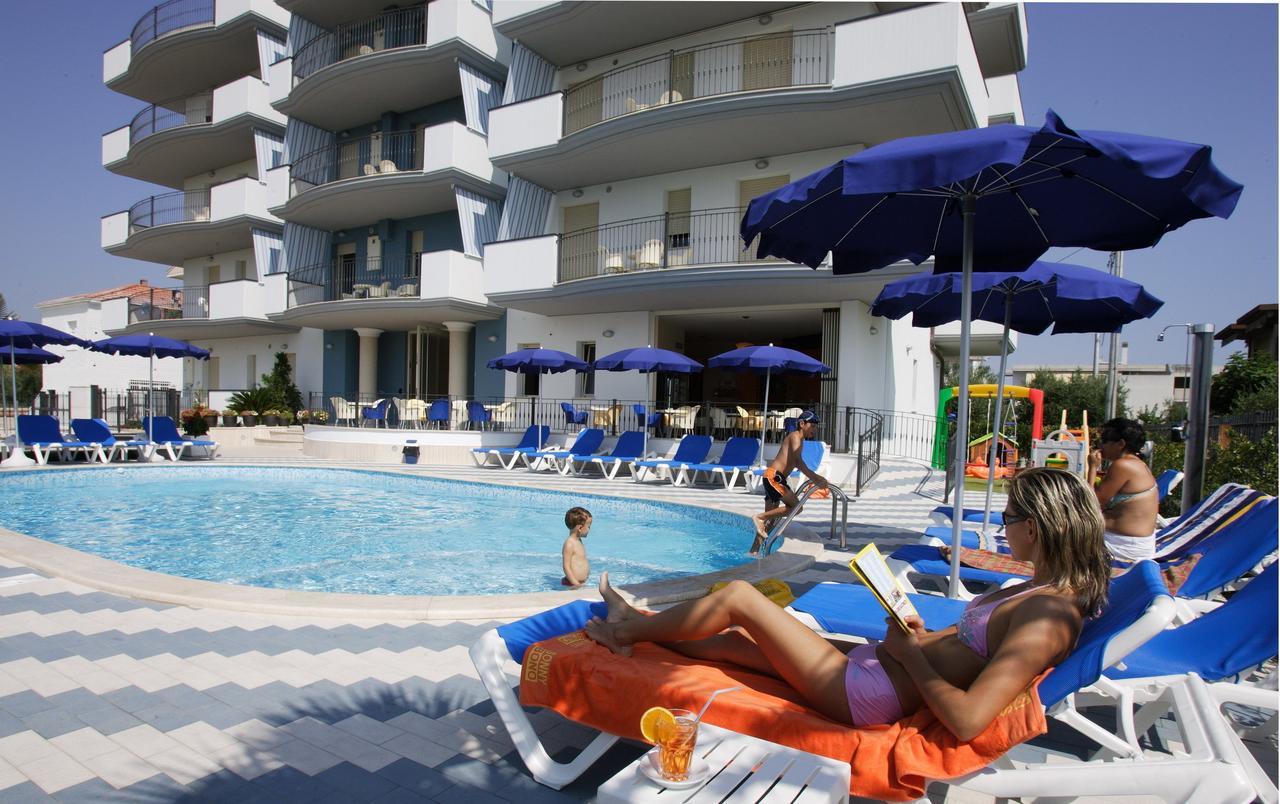Residence Il Girasole 1 Alba Adriatica Exterior photo