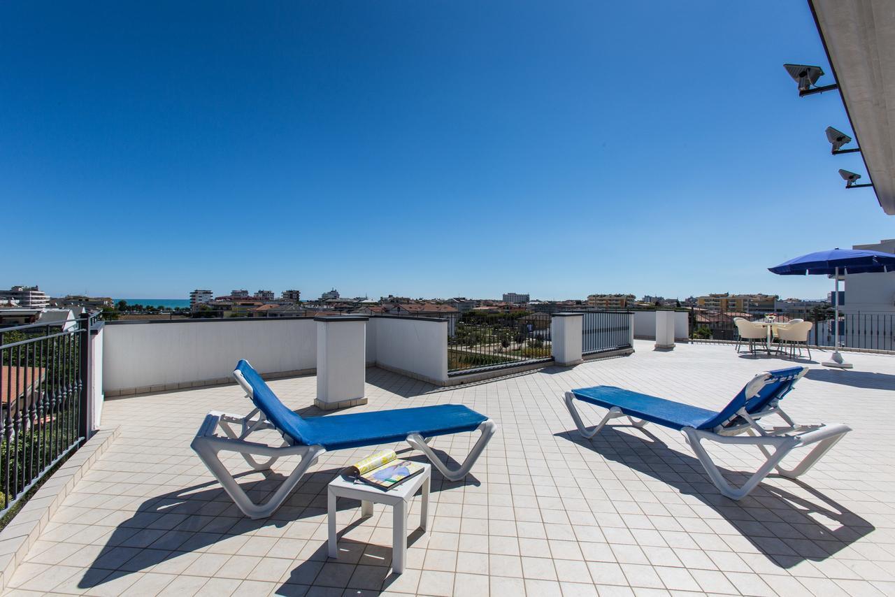 Residence Il Girasole 1 Alba Adriatica Exterior photo