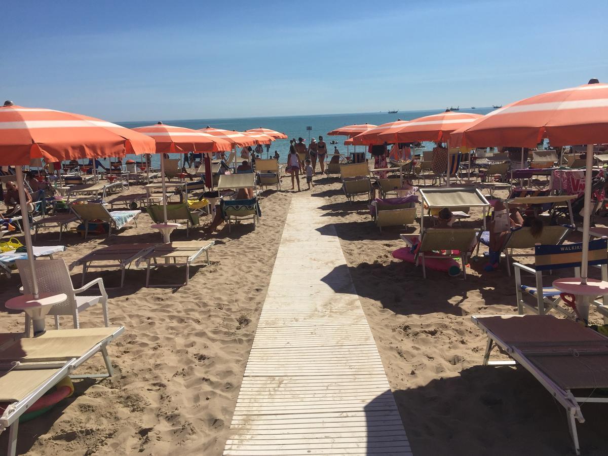 Residence Il Girasole 1 Alba Adriatica Exterior photo